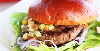 【石垣島美食】Hamburg Burger Shop きたうち牧場｜必吃！石垣牛終極漢堡