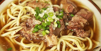 【石垣島美食】一休食堂｜吃完會元氣滿滿的島山羊料理