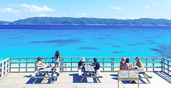 【沖繩座間味島旅遊】古座間味海灘｜超美觀景平台&米其林2星海灘